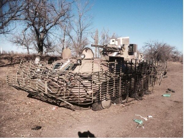 Боевики похвастали фото захваченного неисправного БТР у 32 блокпоста на Луганщине