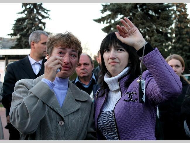 Чернигов снова отправил своих в зону АТО. Опубликованы трогательные фото прощания бойцов с родными