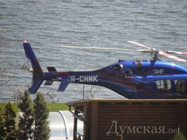 "Можу собі дозволити": в Одесі депутат-регіонал літає на особистий пляж на гелікоптері за $ 5млн