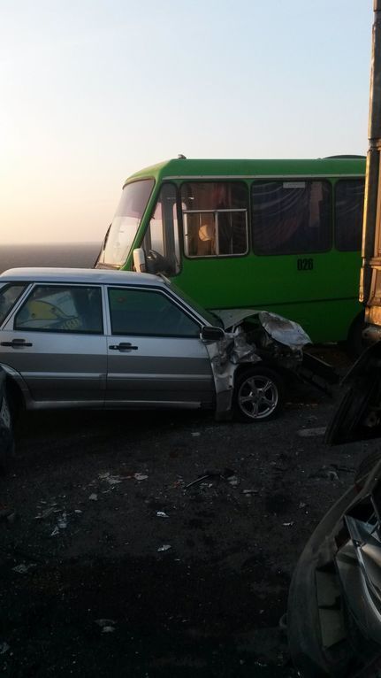 Под Харьковом в крупном ДТП разбились четыре авто