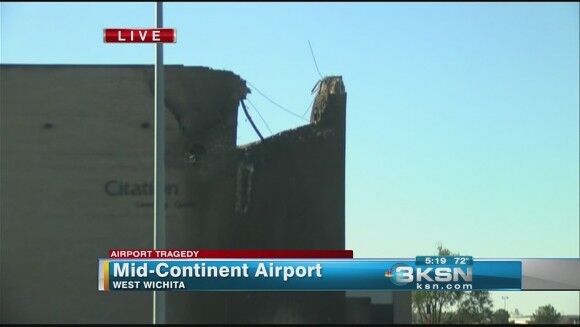 Самолет врезался в здание аэропорта в США: есть жертвы
