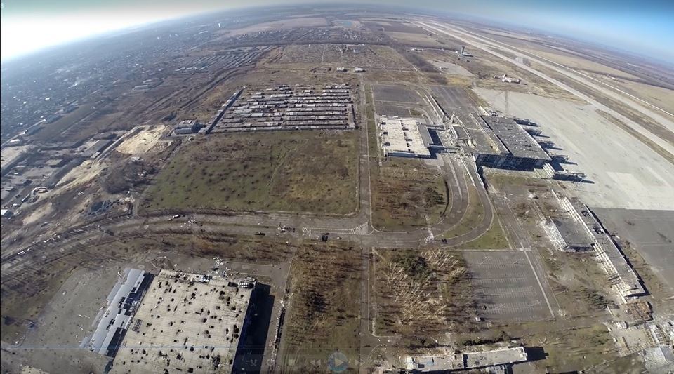 Беспилотник сделал фото разрушенного донецкого аэропорта с высоты птичьего полета