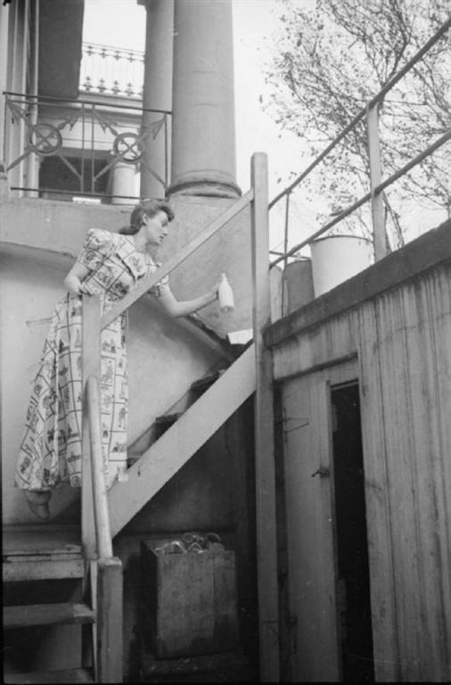 Жизнь женщины, которая ждет мужа с войны в фотографиях