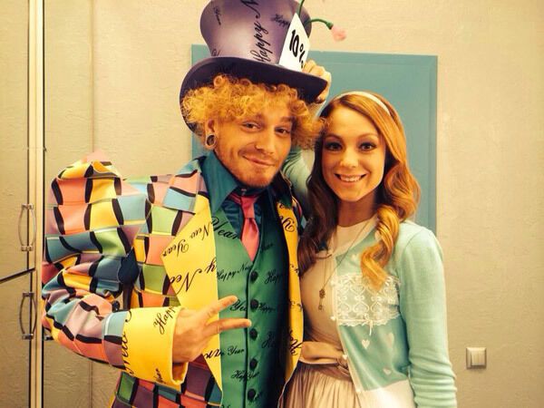 Тарабарова с друзьями готовится к Хэллоуину