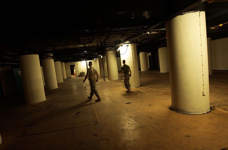 Появилась подборка фотографий убежищ диктаторов прошлого