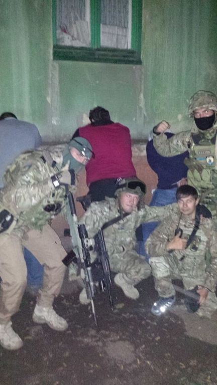 Бойцы "Азова" задержали дезертиров Нацгвардии: опубликованы фото