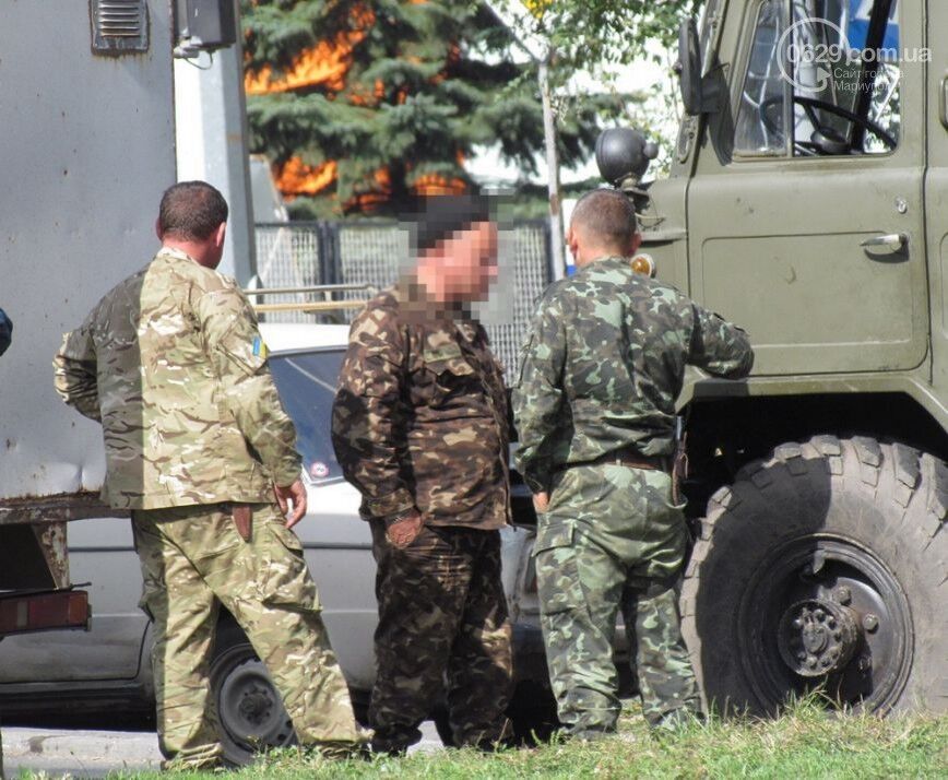 В Мариуполе военные попали в ДТП: опубликованы фото