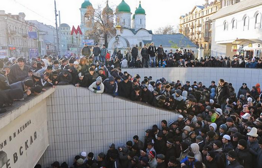 Столица "русского мира" обездвижена: мусульмане празднуют Курбан-байрам