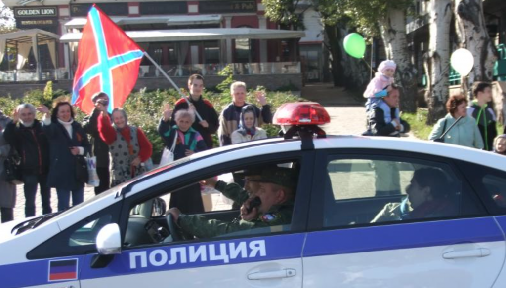 Террористы в Донецке устроили праздник в честь "Новороссии": опубликованы фото и видео