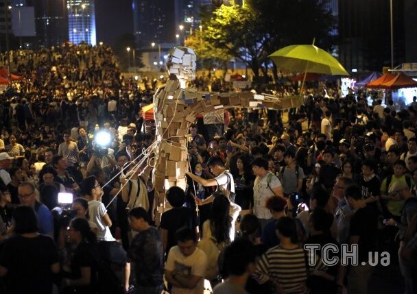 Гонконгский "Майдан" установил собственную "йолку"