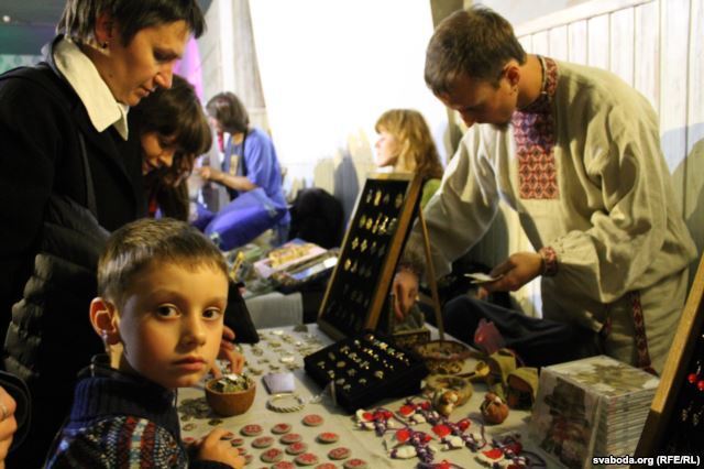 В Беларуси День вышиванки отметили тысячи людей