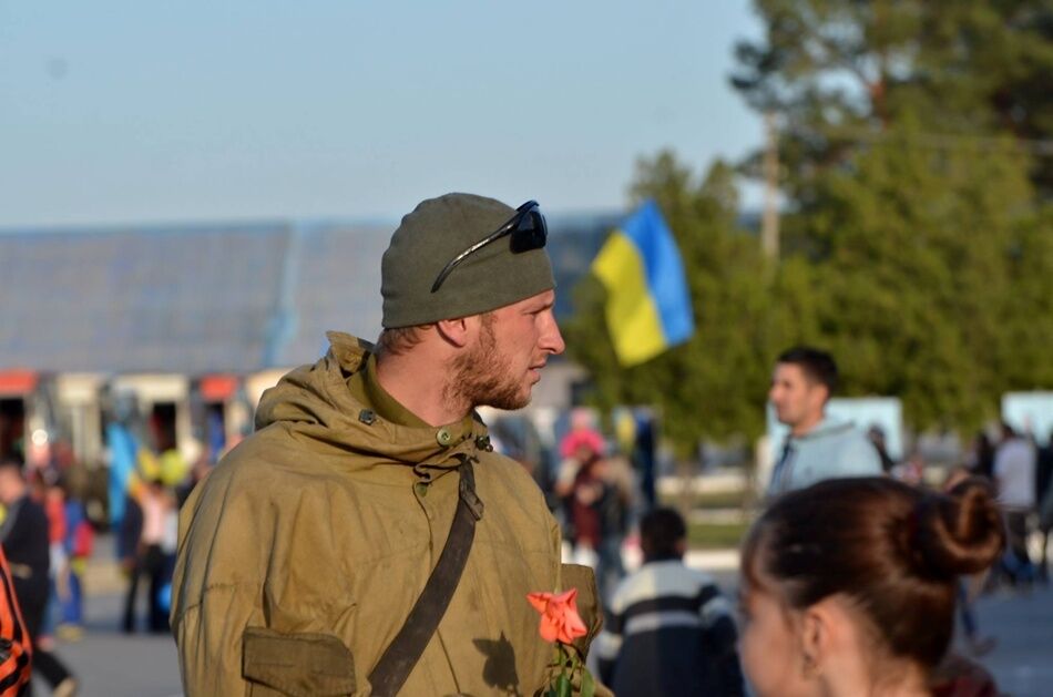 На Днепропетровщине встретили своих героев из зоны АТО: опубликованы фото и видео