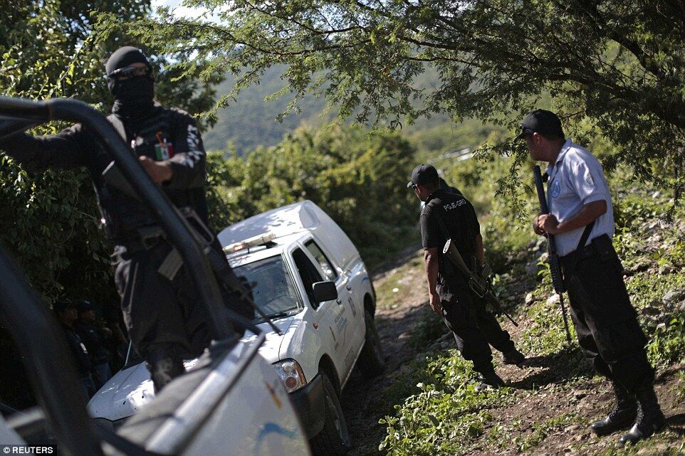 Недалеко от места пропажи студентов в Мексике обнаружено 15 обугленных тел