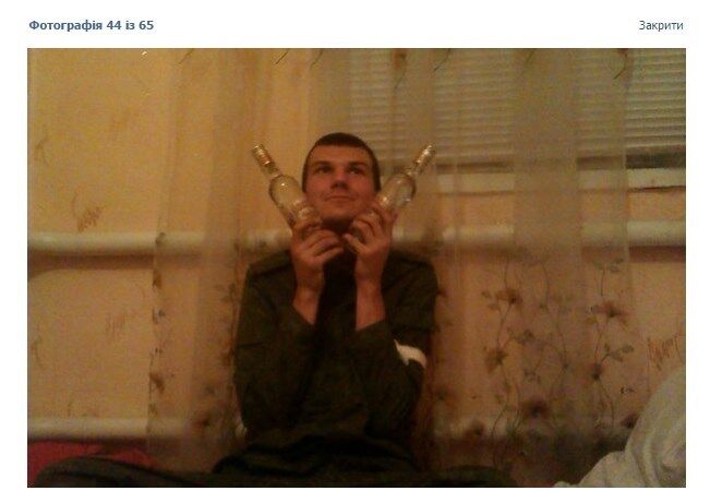 Фоторепортаж будней боевиков "ДНР": алкоголь, наркотики, автоматы, женщины