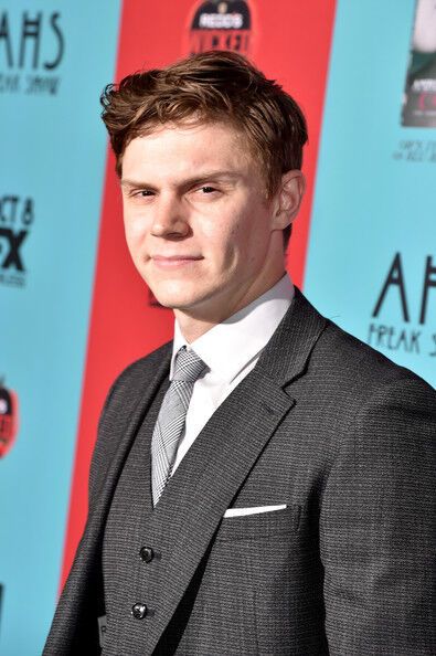 Джессика Лэнг и другие звезды "Цирка уродов" на красной дорожке