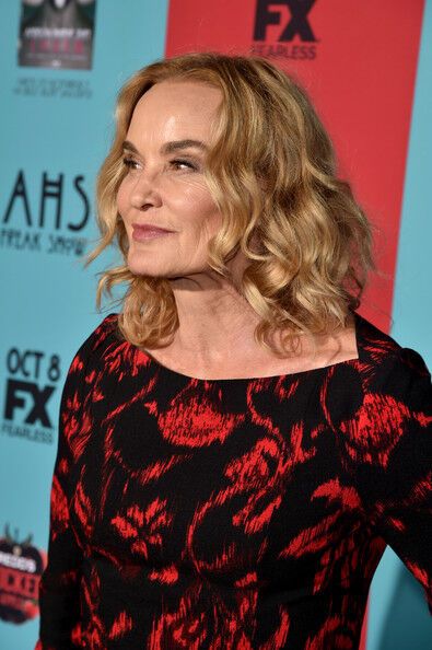 Джессика Лэнг и другие звезды "Цирка уродов" на красной дорожке