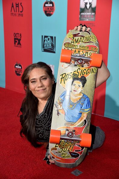 Джессика Лэнг и другие звезды "Цирка уродов" на красной дорожке