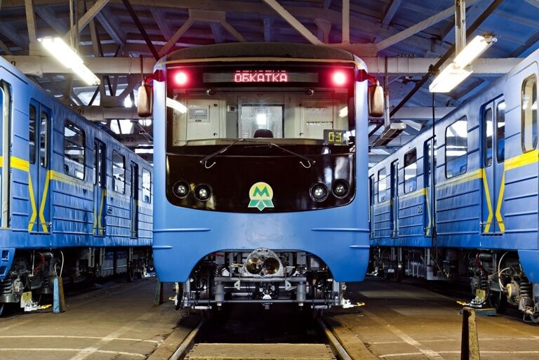В киевском метро появились "глазастые" поезда