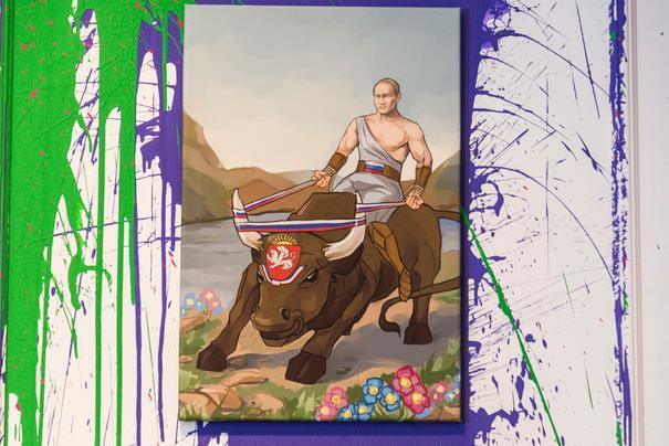 Геракл в шоке: СМИ опубликовали фото и видео с выставки о 12 подвигах Путина