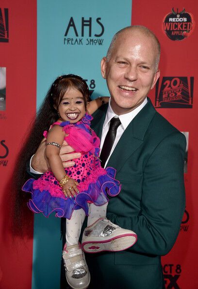 Джессика Лэнг и другие звезды "Цирка уродов" на красной дорожке