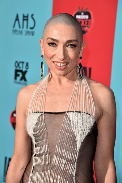 Джессика Лэнг и другие звезды "Цирка уродов" на красной дорожке