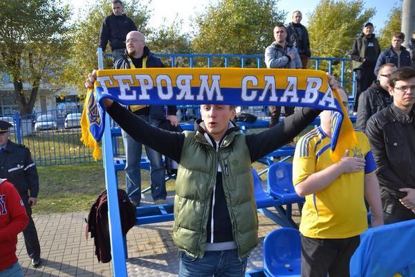 Белорусские болельщики разбили украинских ультрас