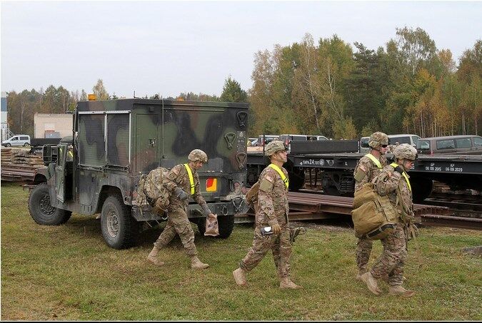 Більше 10 ешелонів важкої техніки і 160 військовослужбовців США прибули до Литви