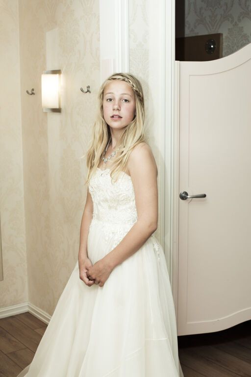Свадьба 12-летней невесты и 37-летнего мужчины оказалась благотворительной акцией 