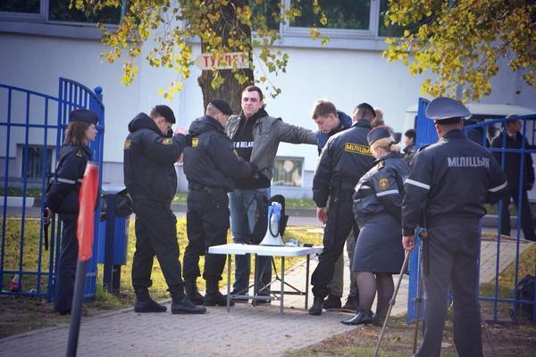 Белорусские болельщики разбили украинских ультрас