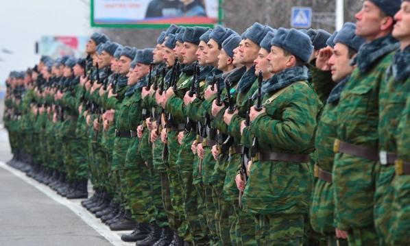 В Луганске похвастались российской техникой и зимним обмундированием боевиков: опубликованы фото "парада"