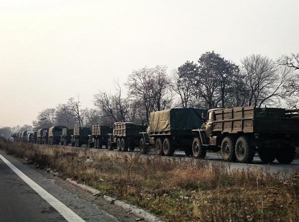 Большая колонна российской техники вошла на окраины Донецка. Фотофакт
