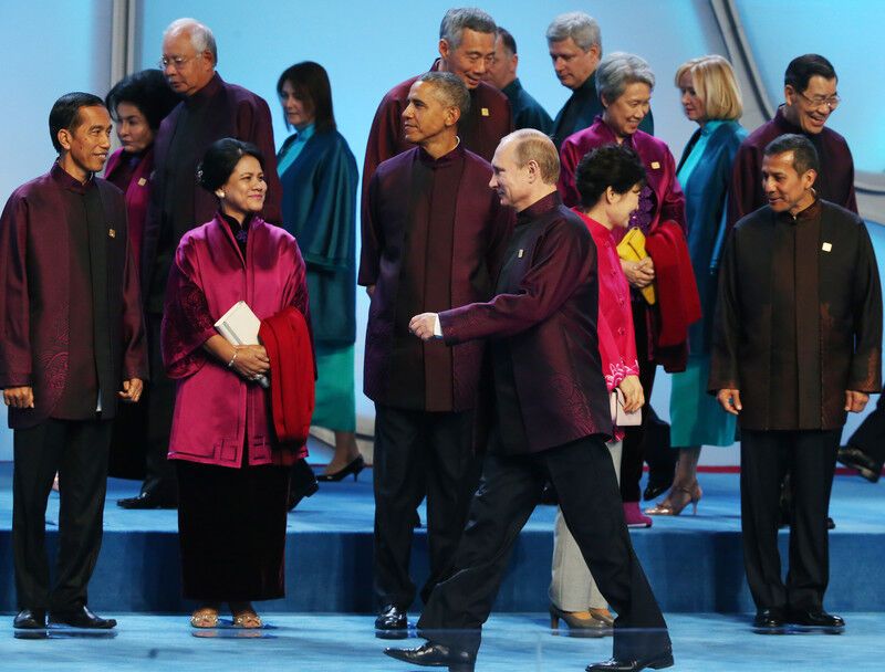 В Китае Обама подозвал Путина одним взмахом руки