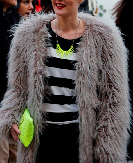 Как выбрать шубу из искусственного меха: 20 модных вариантов 