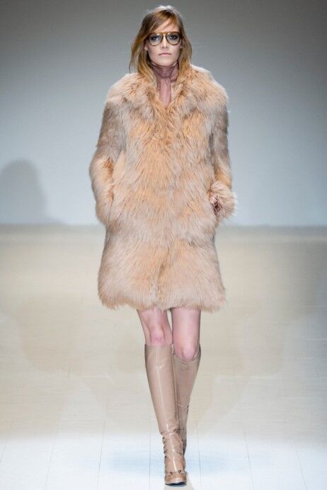 Как выбрать шубу из искусственного меха: 20 модных вариантов 
