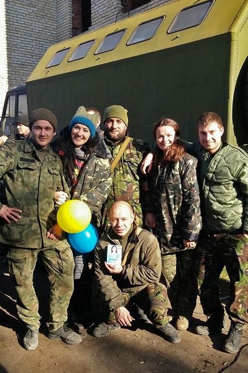 Телеведущая Витвицкая и руфер Мустанг побывали в зоне АТО