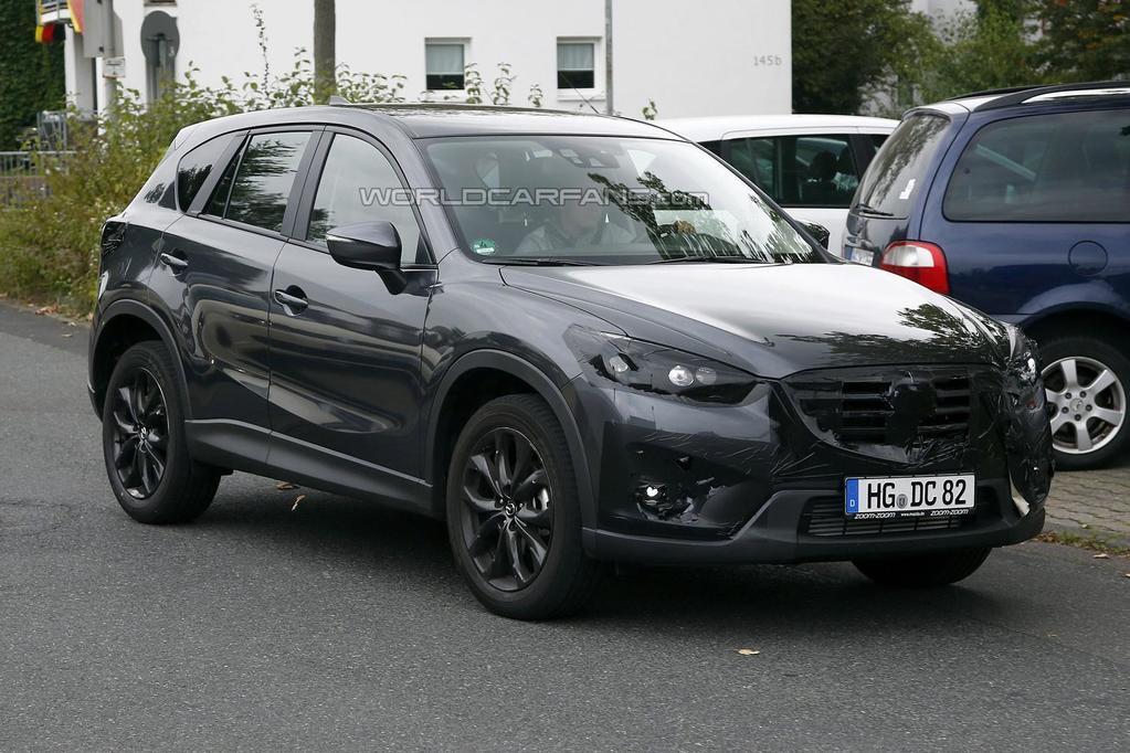 Появились первые фото обновленного кроссовера Мазда CX-5