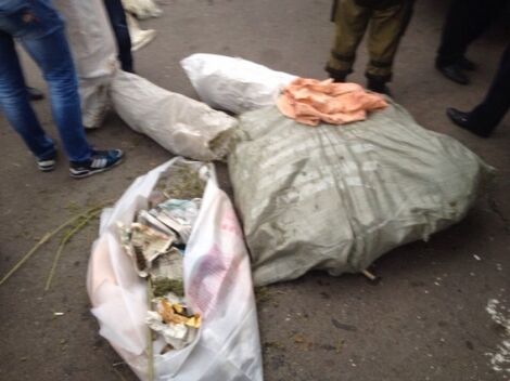 На Харьковщине милиционеры везли из зоны АТО 12 кг марихуаны