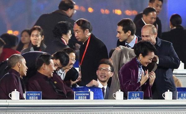 В Пекіні Путін плескав Обаму по плечу і доглядав за першою леді КНР: опубліковано фото і відео