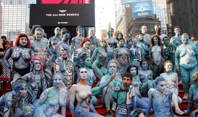 Обнаженный фестиваль: боди-арт на улицах Нью-Йорка