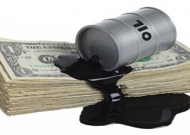 Нємцов: нафта буде падати до 70 баксів, а Кремль сподівається на диво