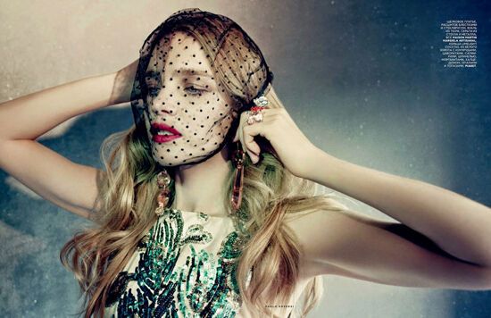 Наталья Водянова в рождественской сказке Vogue
