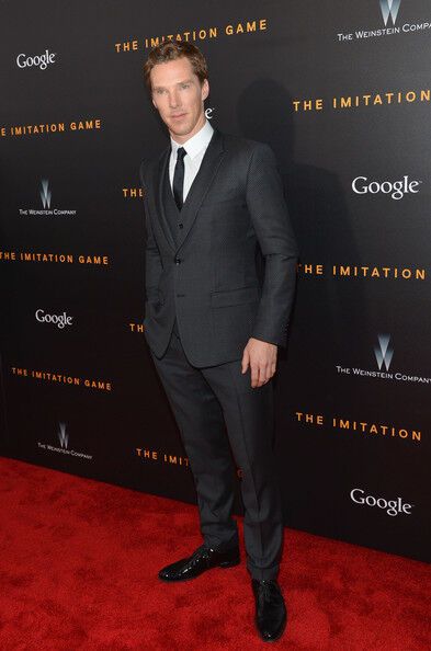 Камбербэтч с невестой на красной дорожке (а у Киры Найтли опять чудесное платье)