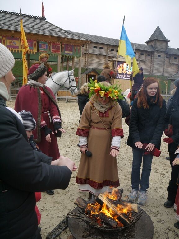 В Древнем Киеве прошел турнир по историческому фехтованию: в стороне никто не остался