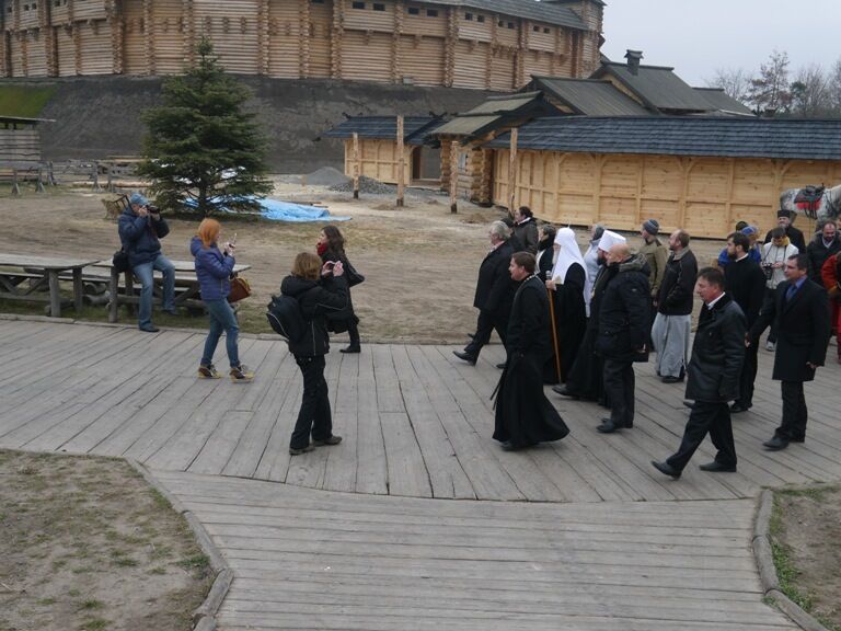 В Древнем Киеве прошел турнир по историческому фехтованию: в стороне никто не остался