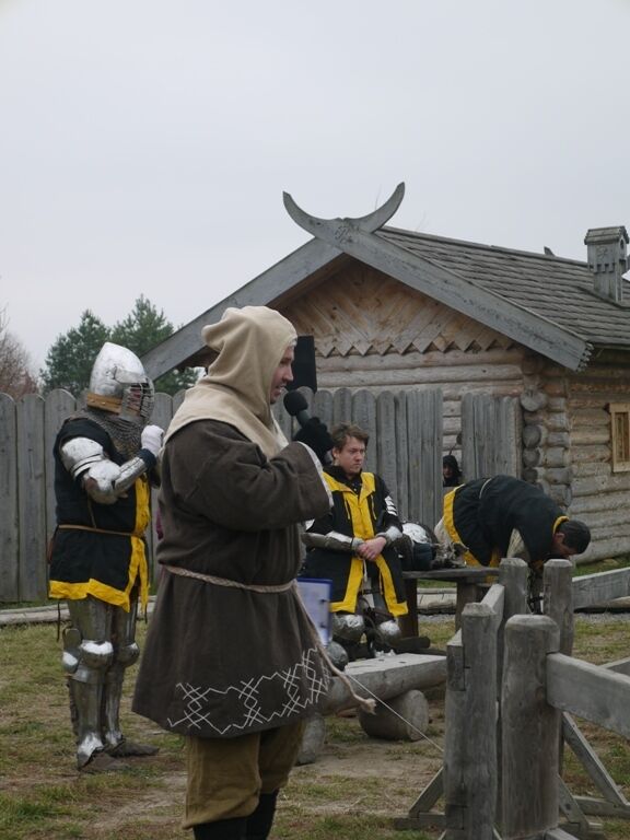 В Древнем Киеве прошел турнир по историческому фехтованию: в стороне никто не остался