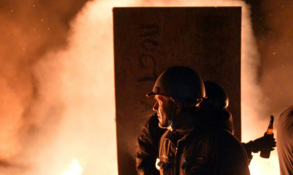 В соцсети опубликовали 42 легендарных фото с горящего киевского Евромайдана