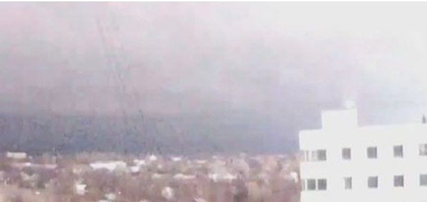 Нічний Донецьк осяяв загадковий потужний спалах: відео освітленого міста