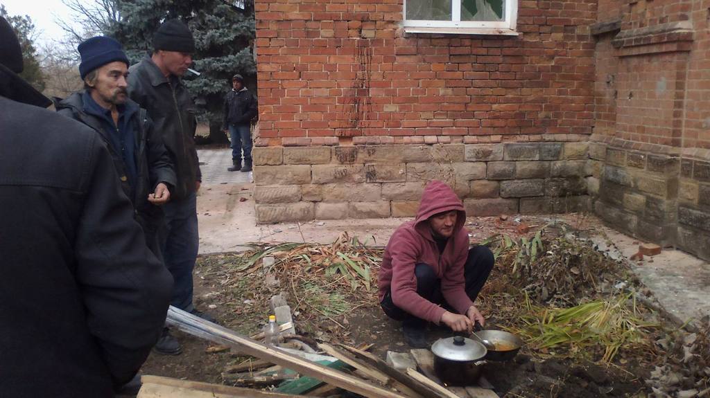 Боевики на Луганщине разрушили противотуберкулезный санаторий