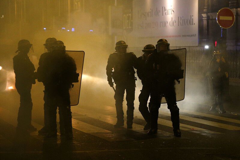 Акция протеста во Франции переросла в массовые беспорядки