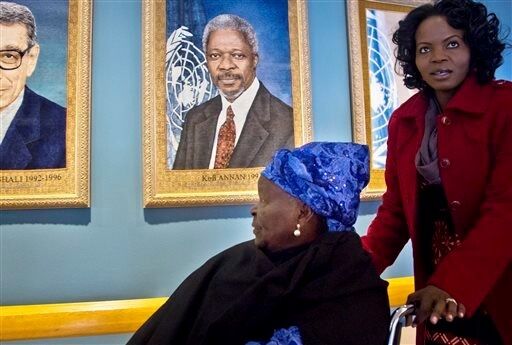 Бабушка Обамы получила награду ООН: опубликованы фото